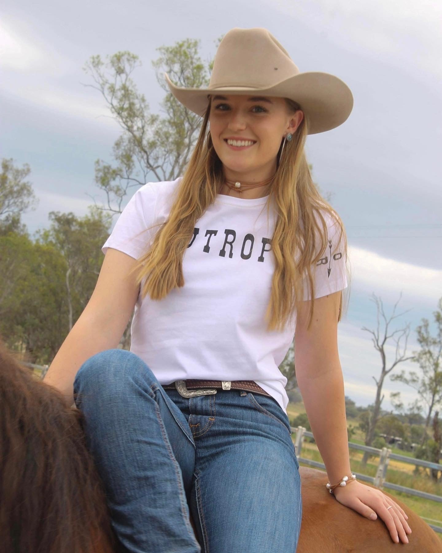 White OutRope signature Tee