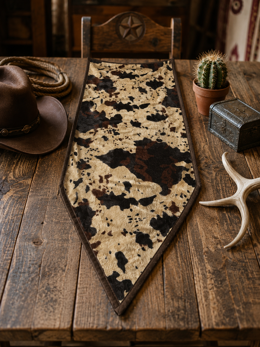 Reversible table runner