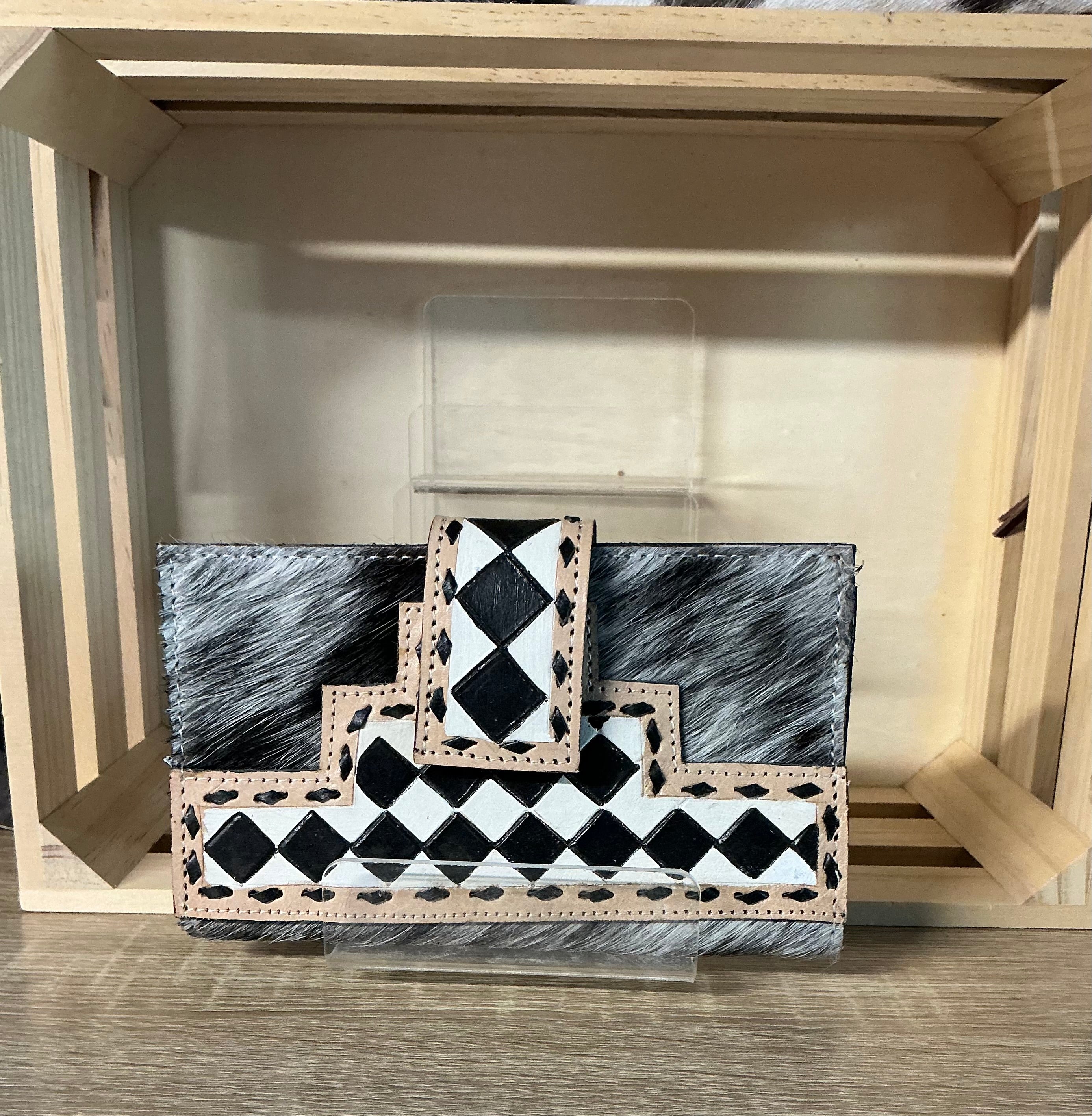 Cowhide wallet chequered