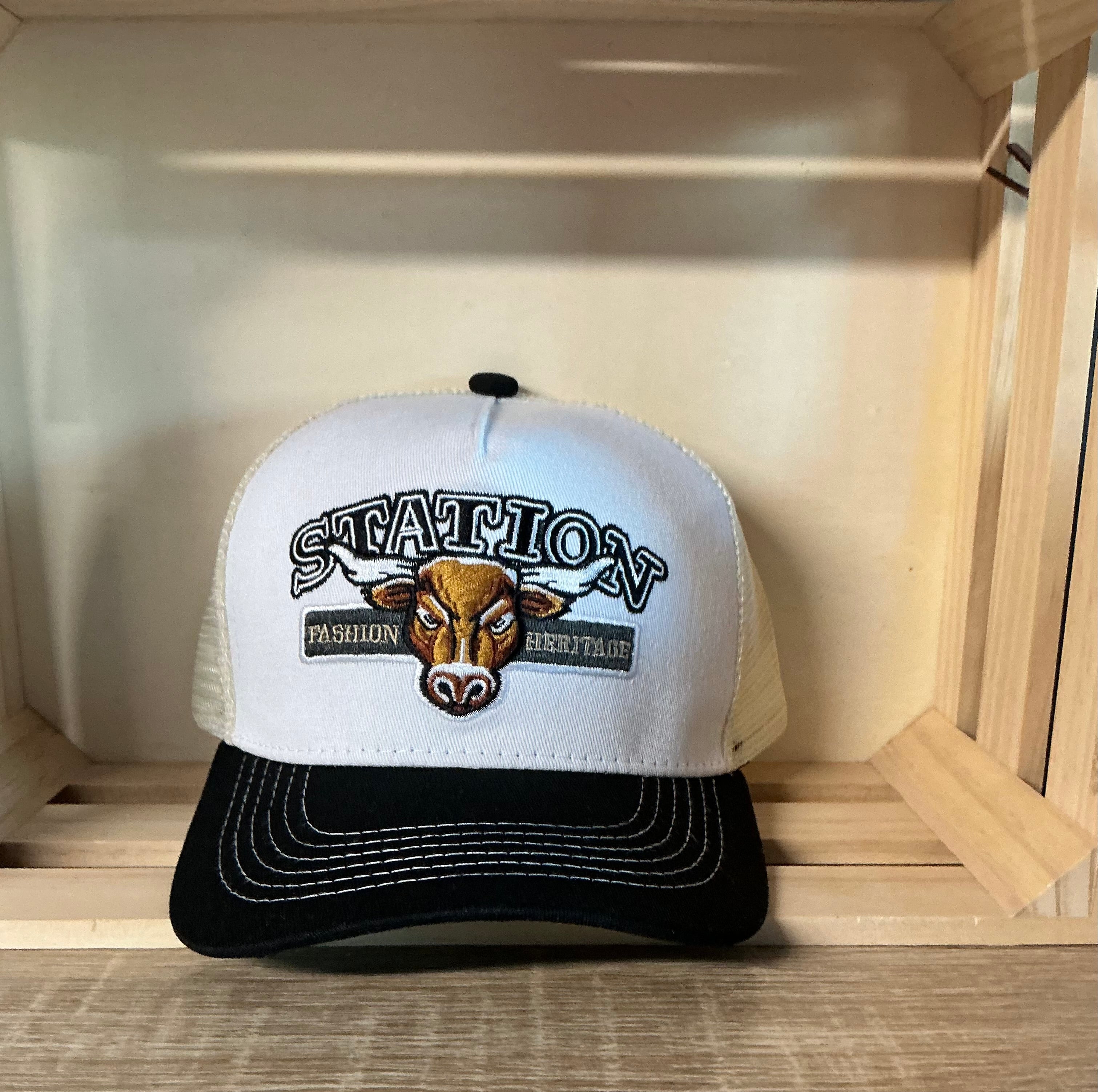 Longhorn station cap