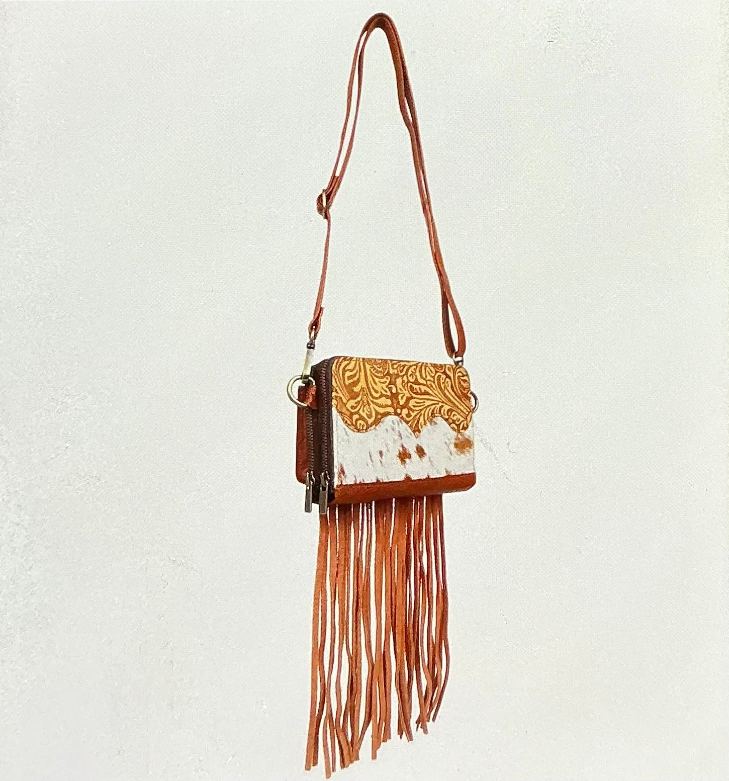 Tassel wallet/ over the shoulder