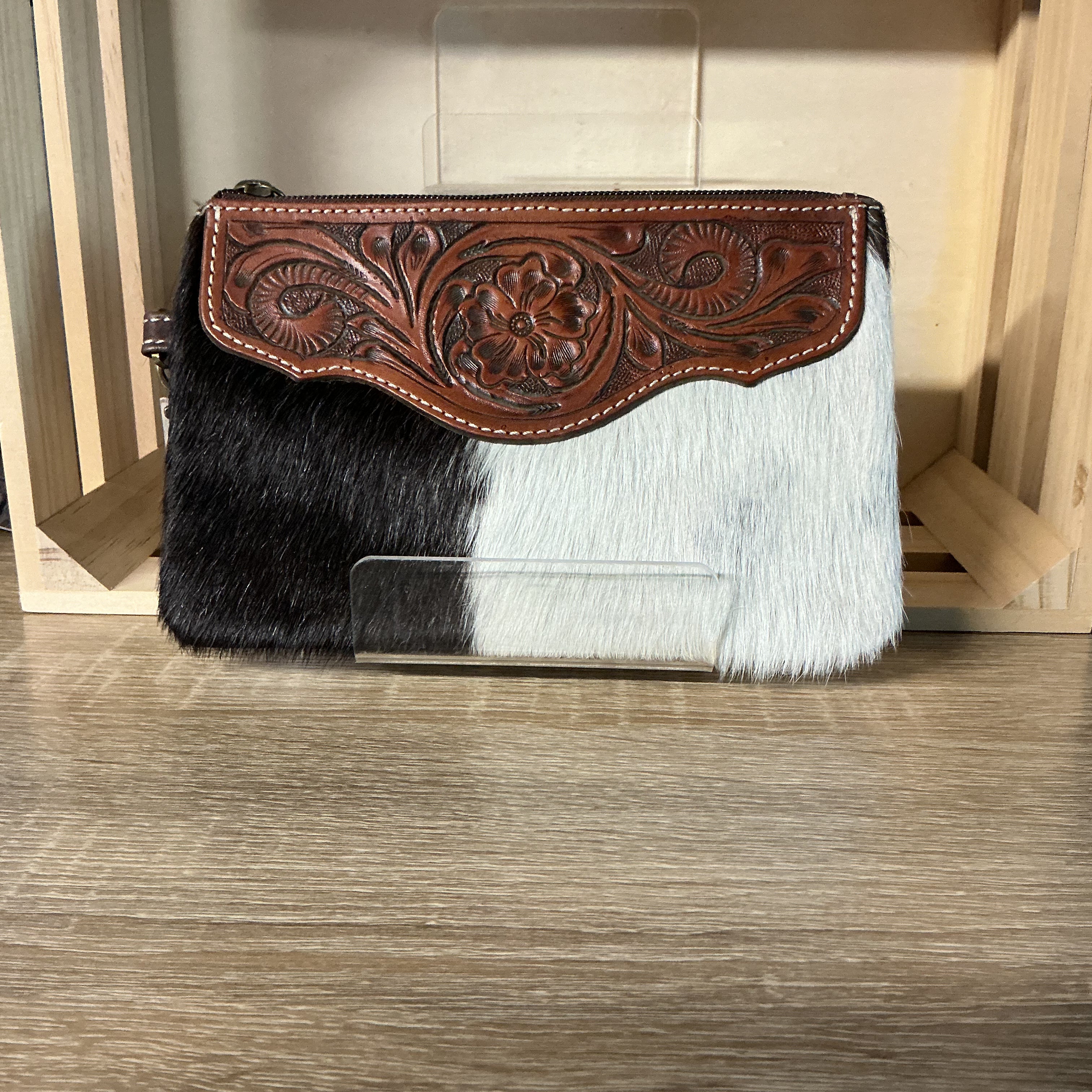 Cowhide clutch